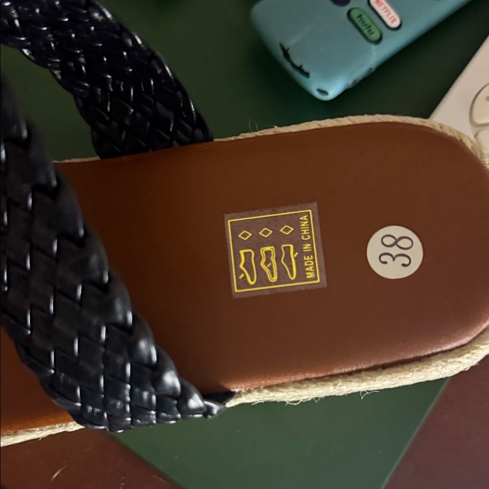 Chic Black Woven Espadrille Sandals - Picture 3 of 5